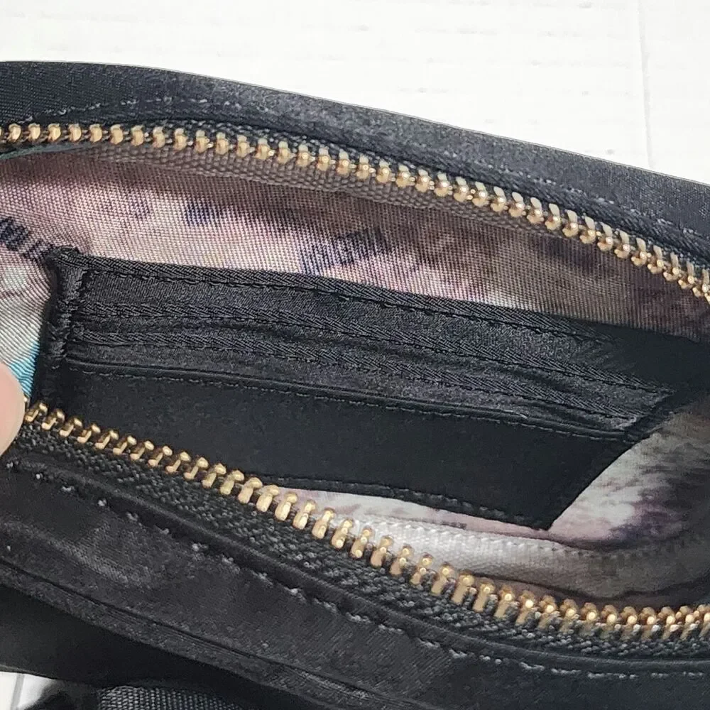 NWT $50 Violet Ray New York Black Sling Crossbody Pouch Bag Convertible Style - Picture 8 of 10